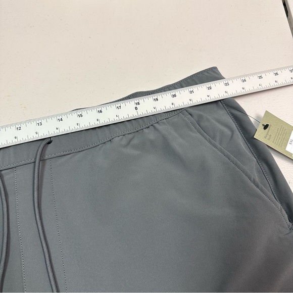 Goodfellow & Co Men's Gray Cargo Pants - Picture 8 of 8